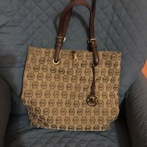 ❤️SOLD❤️ Authentic Michael Kors purse